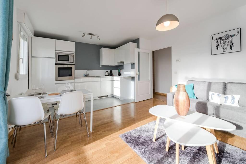 Crystal Apartment Disneyland Bmyguest มองต์เตฮวา ภายนอก รูปภาพ